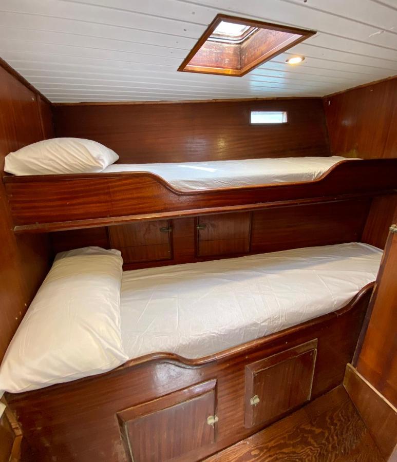 Fantastico Velero En Barcelona Hotel Sant Adria de Besos Luaran gambar