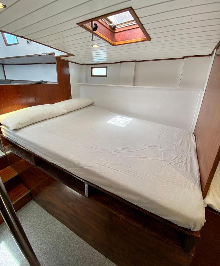 Fantastico Velero En Barcelona Hotel Sant Adria de Besos Luaran gambar